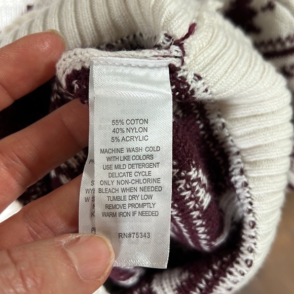 Gorgeous Holiday sweater for the festive season! - Picture 6 of 6